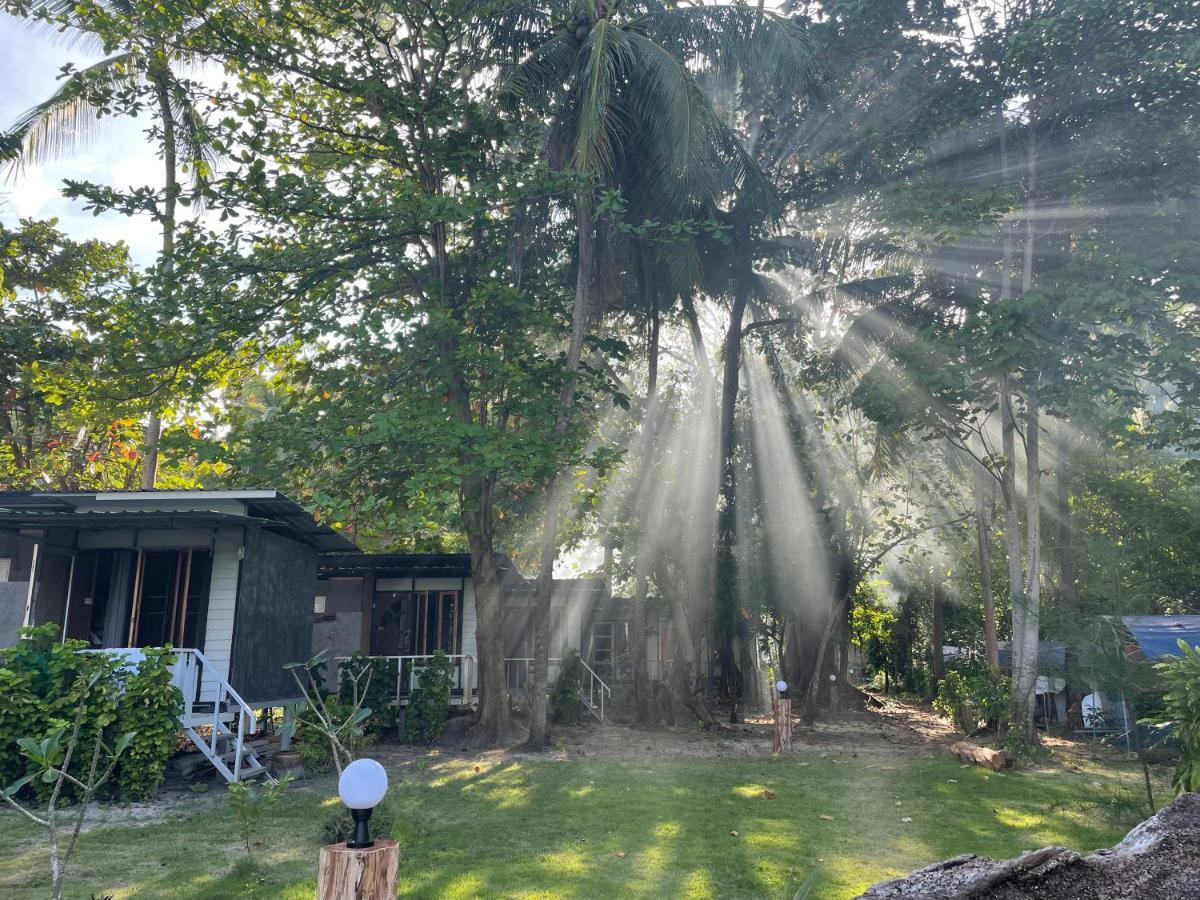 Koh Ngai Sea Open Resort Buitenkant foto